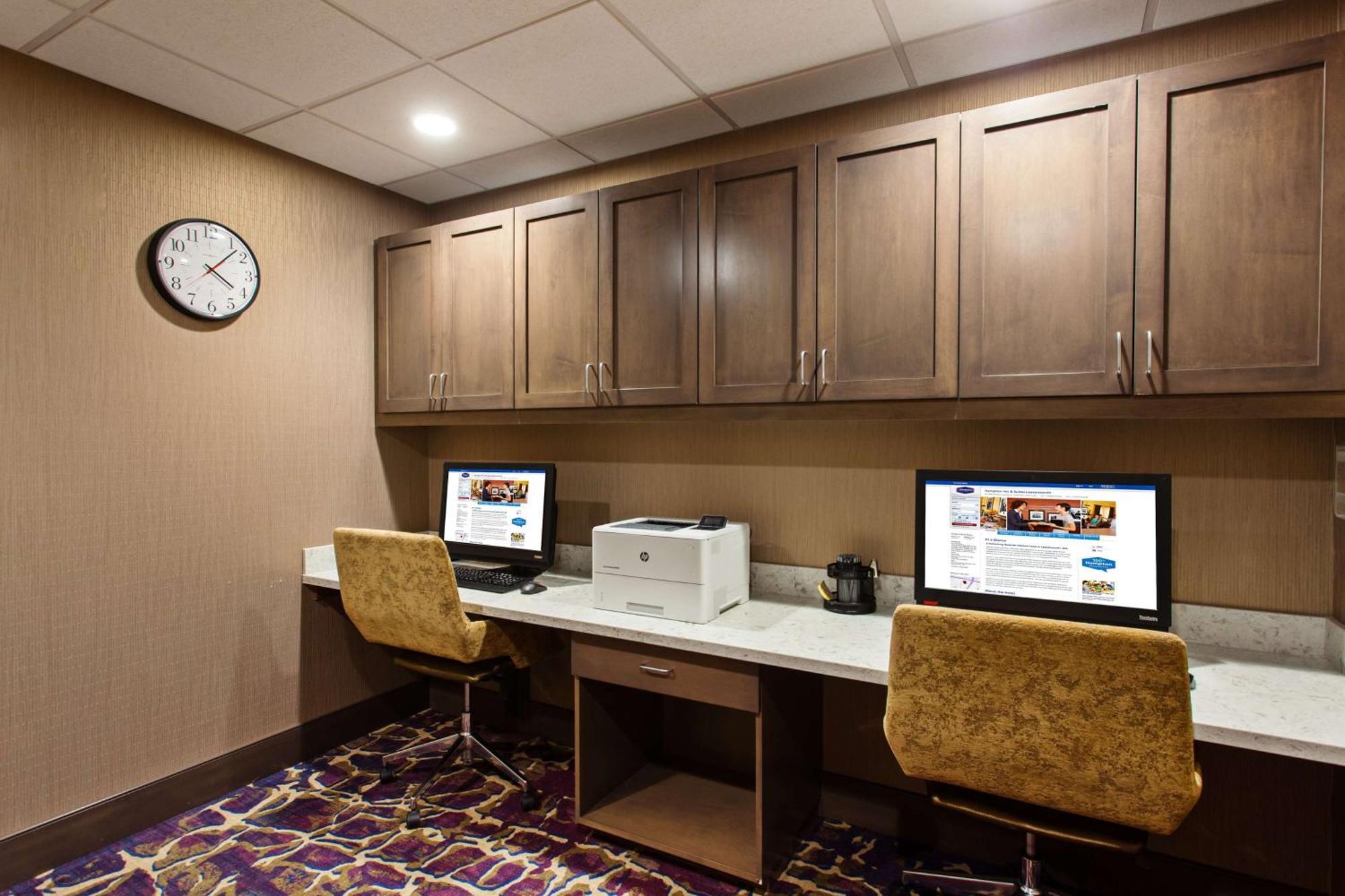 Hampton Inn & Suites Левенуэрт Экстерьер фото